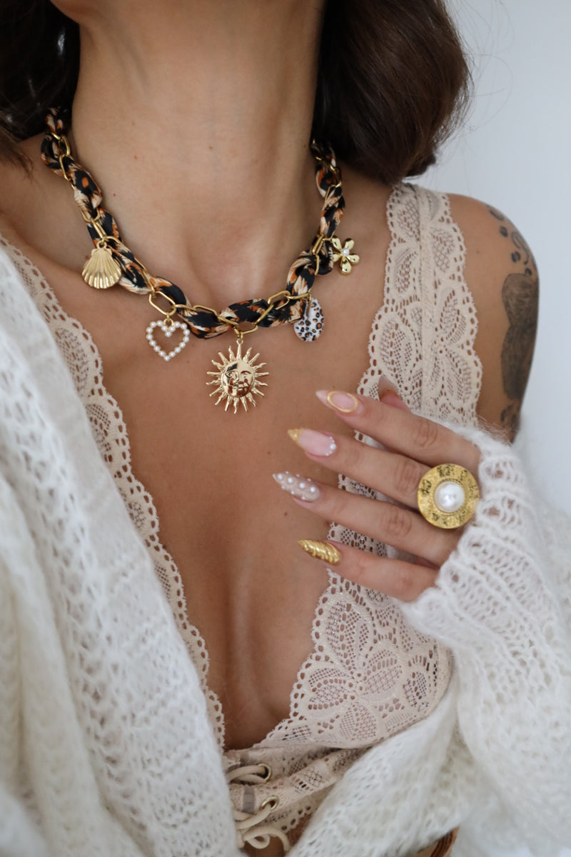 COLLIER • CHLOÉ •