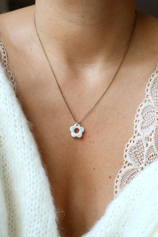 COLLIER • SOIE •