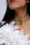 COLLIER • LARA •