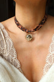 COLLIER • ILLUMINÉ •