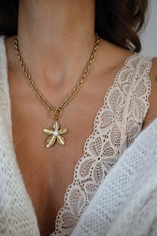 COLLIER • KLARISA •