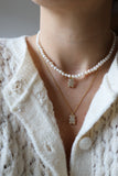 COLLIER • LEILA •