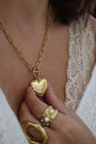 COLLIER • JUSTINE •