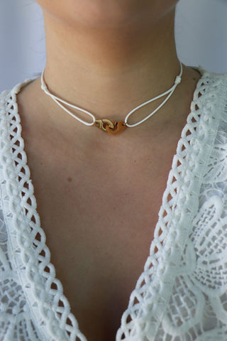 COLLIER • PASTIS •